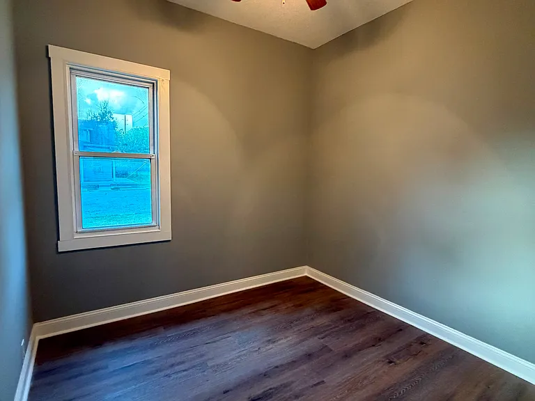 250 S Sherman Dr — Photo 13