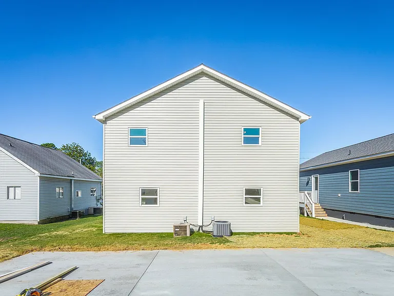 1902 S Watkins Street | Multifamily Living in Mill Town — Photo 20