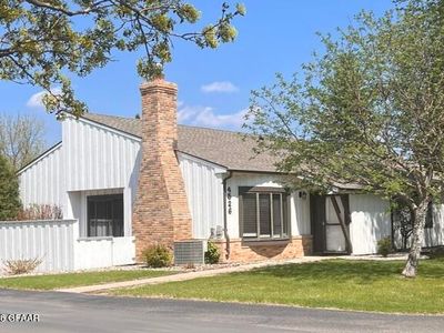 4526 Belmont Rd, Grand Forks, ND, 58201