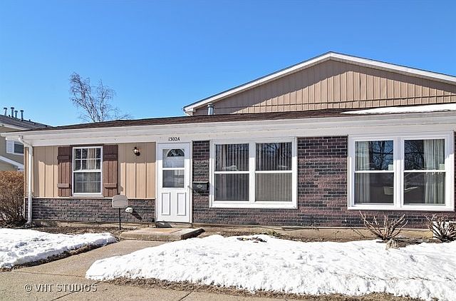 1st image of 1302 Kingsbury Dr Unit A