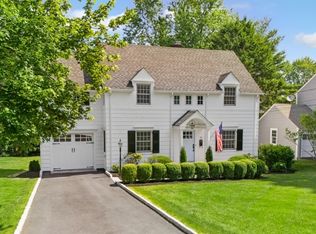 30 Edgewood Rd, Chatham Boro, NJ 07928