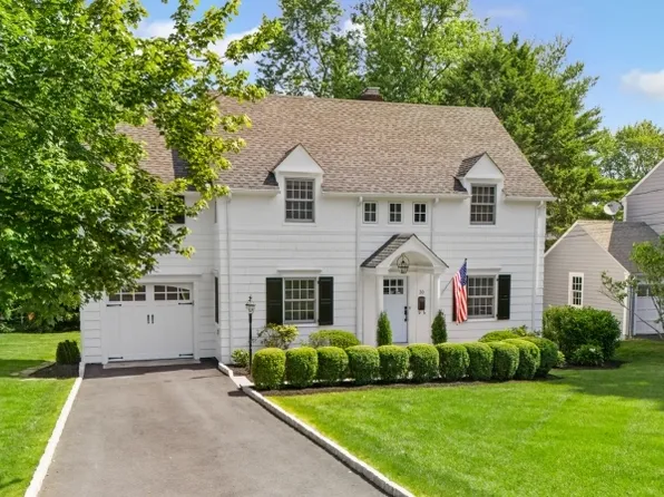 30 Edgewood Rd, Chatham Boro, NJ 07928