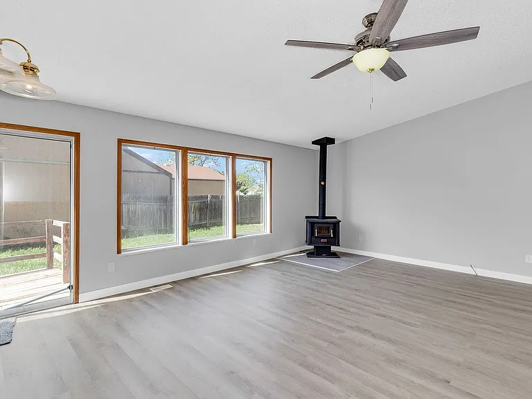 466 1/2 Carson Lake Dr — Photo 8