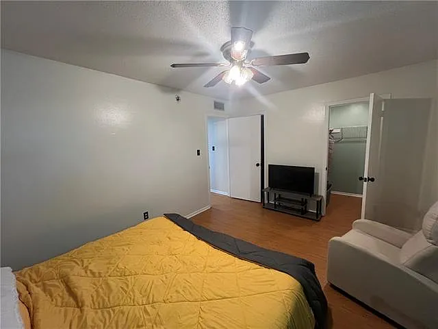 318 Lake Marina Ave #305 — Photo 16