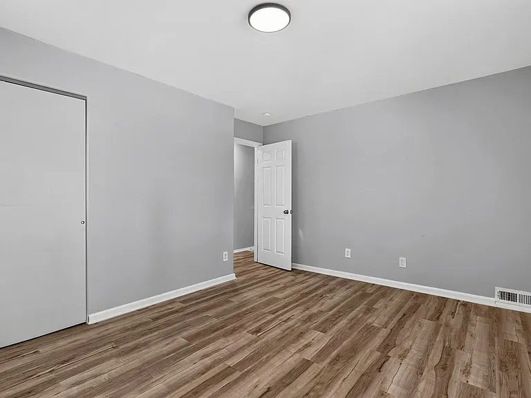 7534 Blanding Dr — Photo 3