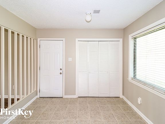 5th image of 1008 Barbara Lynn Dr