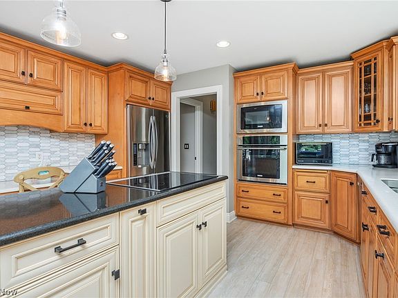 5th image of 614 Red Rock Dr