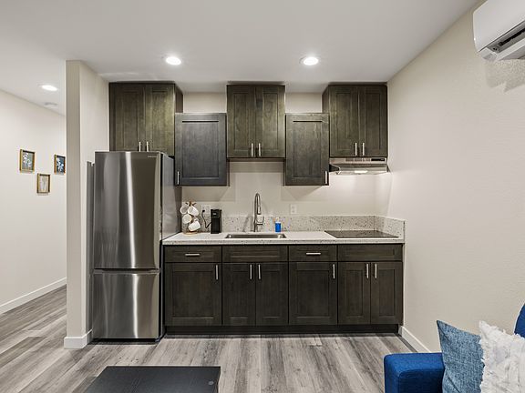 4th image of 818 K St #0B-1Ba-418Sqft