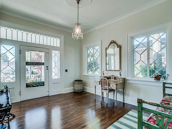 4th image of 1504 Sweetbriar Ave