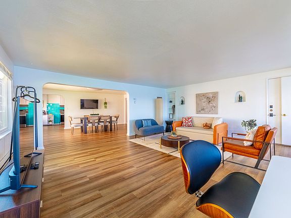5th image of 4027 Beach Dr SW #Id1043422p