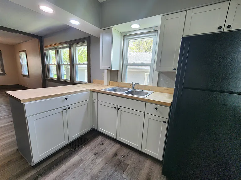 526 Kirkwood Ave — Photo 6