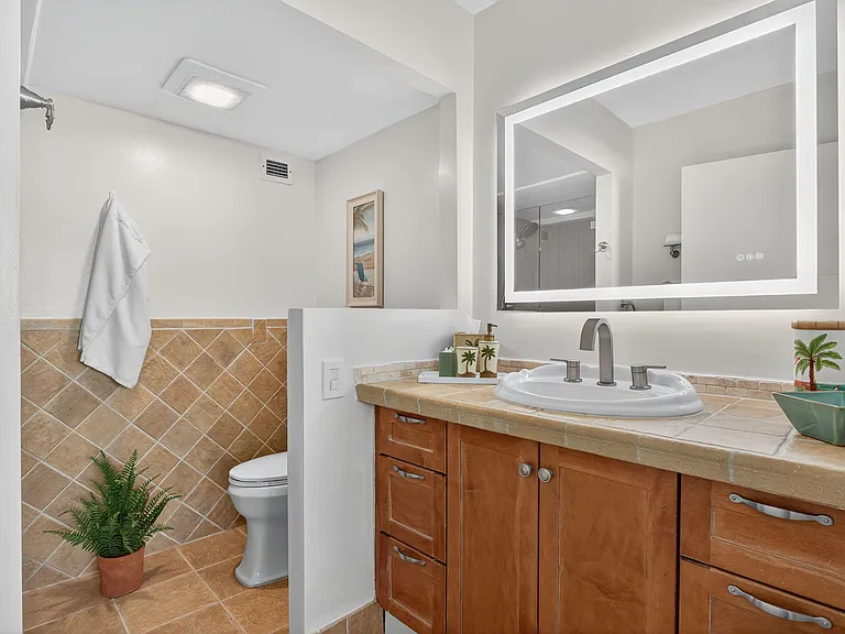 1237 Hillsboro Mile #407 — Photo 49