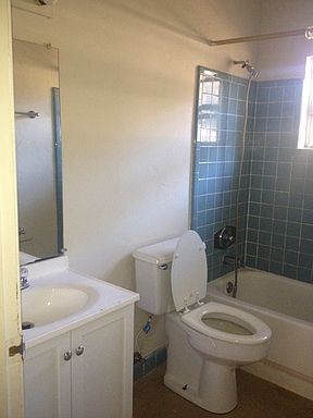 2nd image of 2909 NE 16th Ter