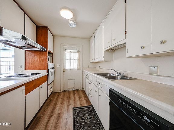 4th image of 2936 W LARKSPUR Drive