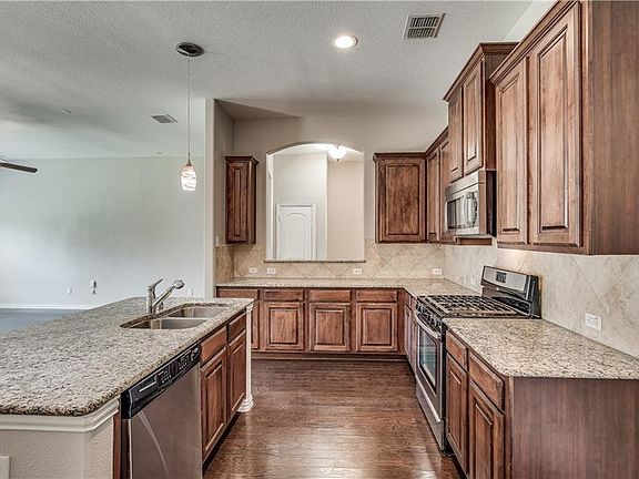2nd image of 904 Lake Worth Trl