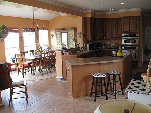 4th image of 4055 Carrick Ct