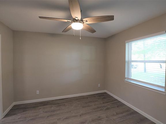 2nd image of 3916 Twin Falls St