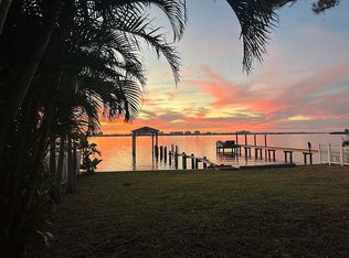 1742 Sunset Dr, Clearwater, FL 33755