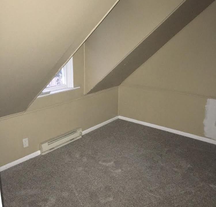 2nd image of 1233 Reaney Ave