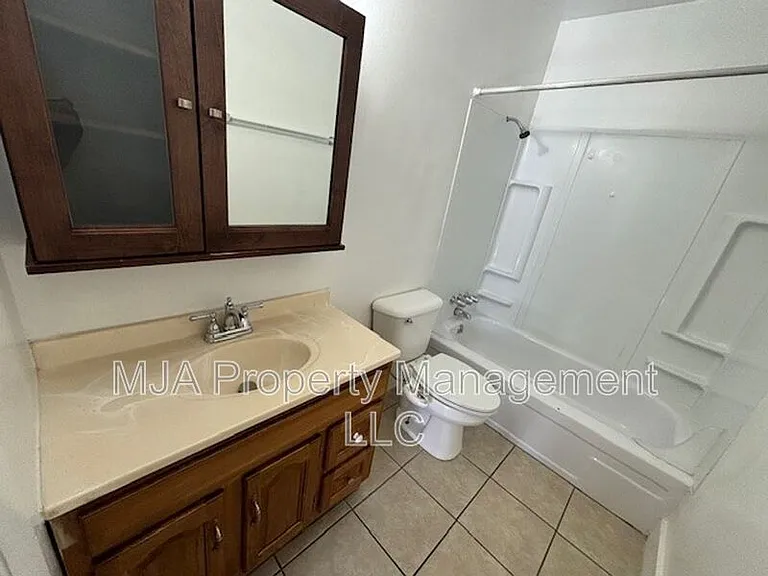 752 N Irving St #752-4 — Photo 4