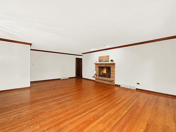 4th image of 314 Malden Ave