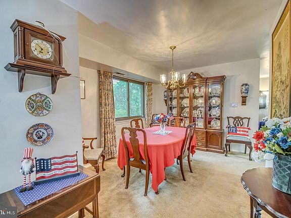 4th image of 802 Timber Crk