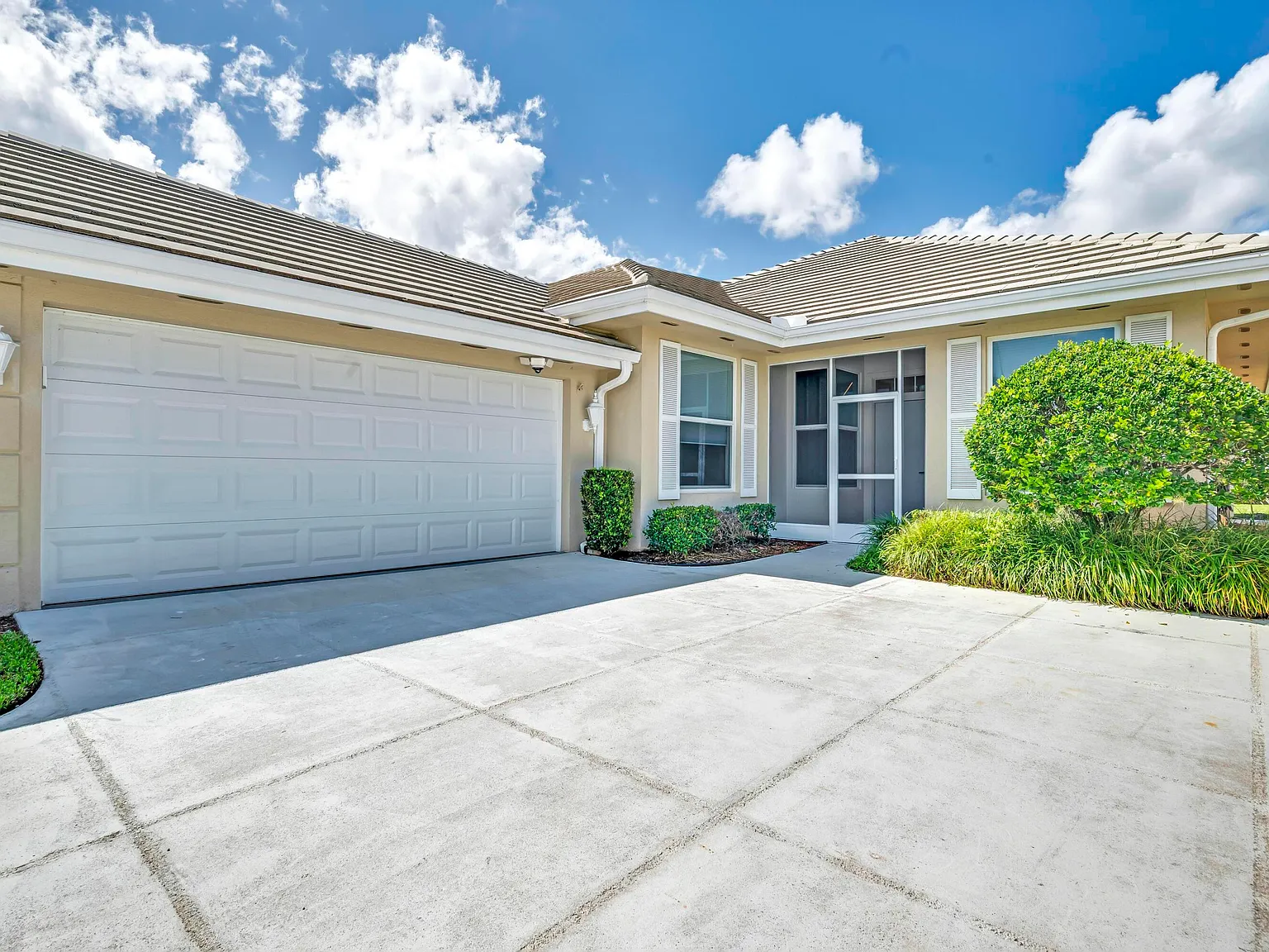 3 bed, 2.0 bath, 1604 sqft, $3,200 — Photo 1
