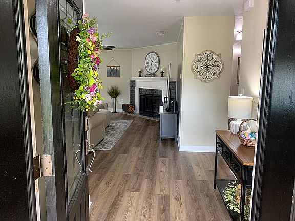 5th image of 1305 Robinhood Ln S