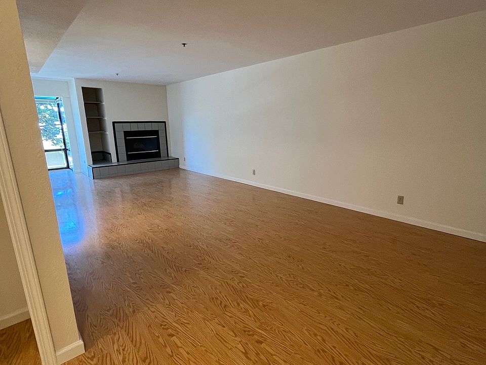 1st image of 541 Monterey Rd #1