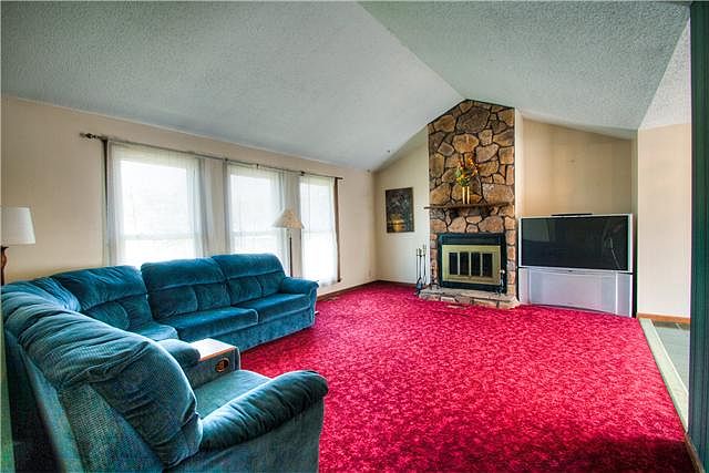 2nd image of 205 Fieldstone Ct