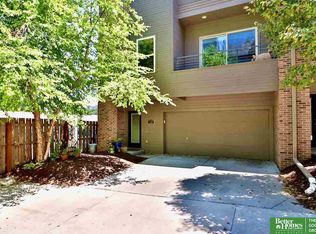 123 Dundee Ridge Ct, Omaha, NE 68132