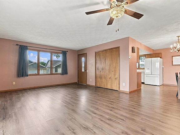 4th image of 812 12th St