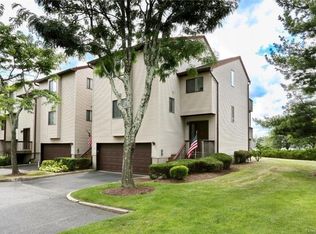 19 Kings Ct, Nanuet, NY 10954