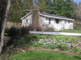 895 Barber Pond Rd, Pownal, VT 05261