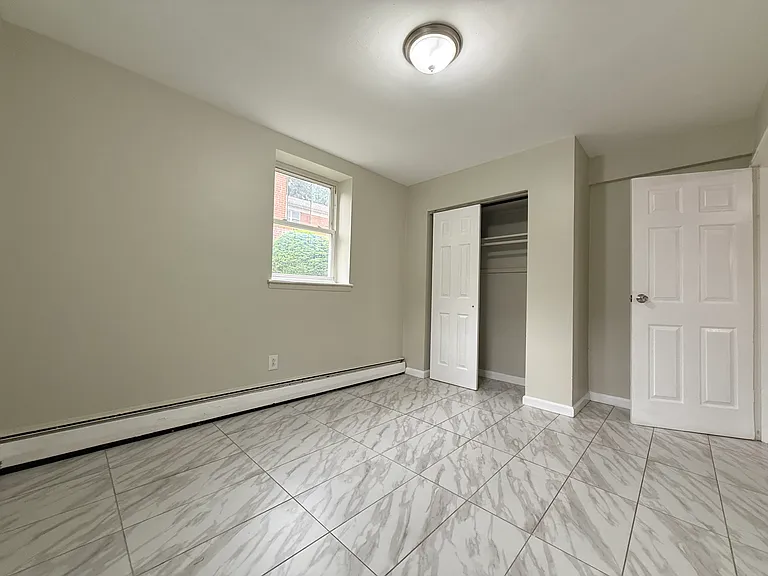111-112 Lincoln Ave #6 — Photo 8