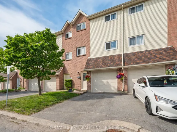 1083 Craig Ln, Kingston, ON K7M 7R3