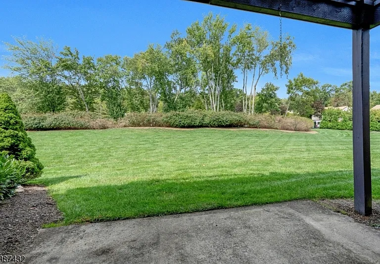 10 Shelley Pl — Photo 30