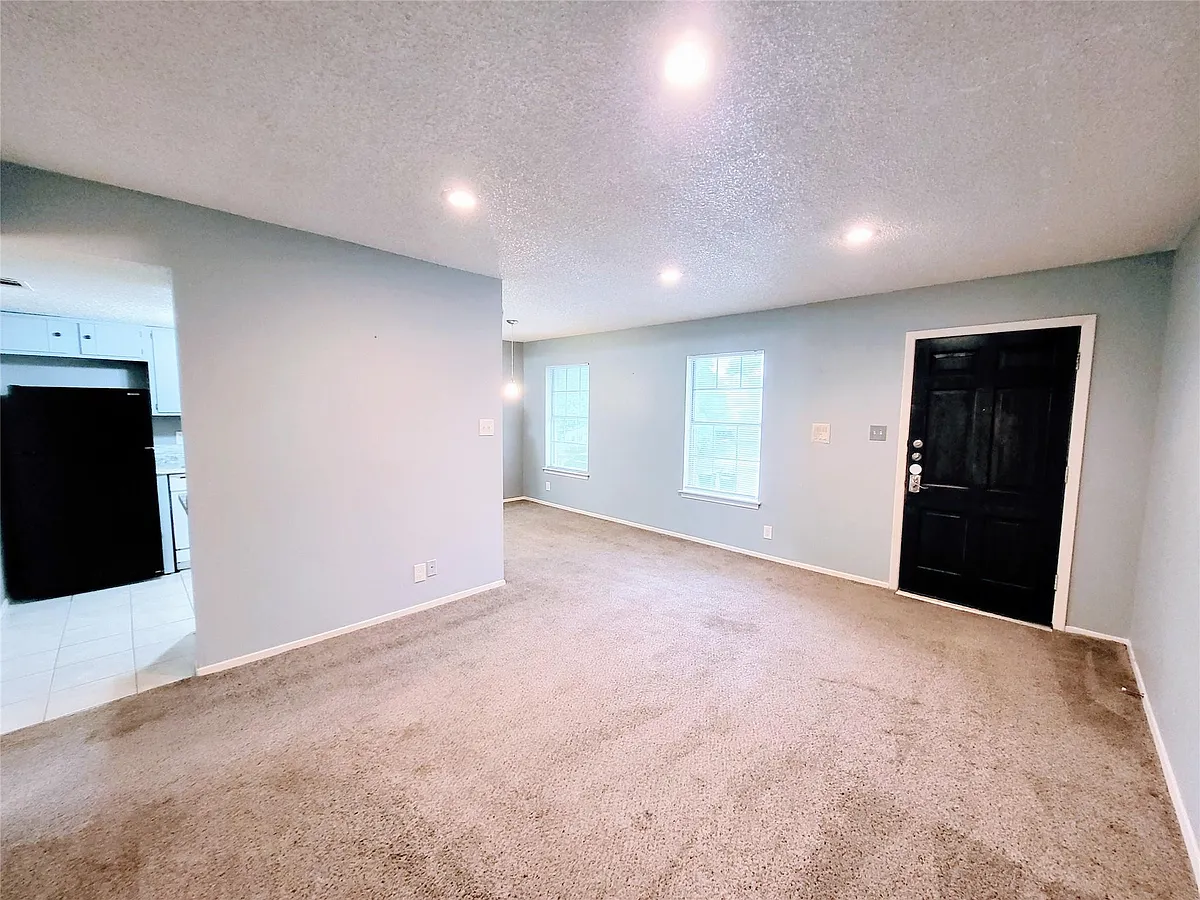 Building Photo - 3429 Willowrun Dr #D