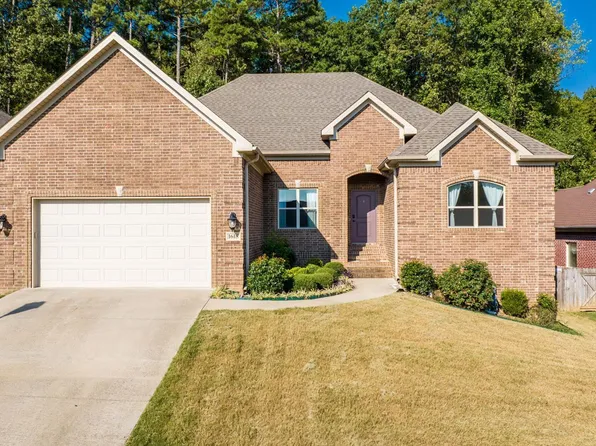 1618 Kanis Village Dr, Little Rock, AR 72204