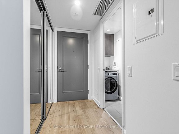 5th image of 155 Yorkville Ave Unit 1110