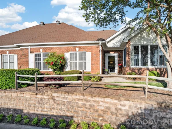 8437 Windsor Ridge Dr, Charlotte, NC 28277