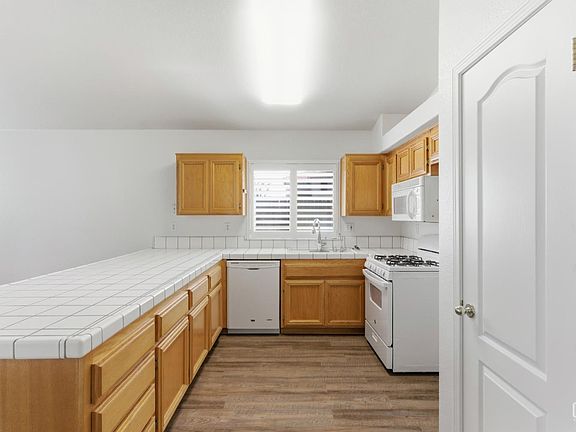 5th image of 4902 Hartwick Ct