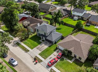 12223 Kingslake Forest Dr, Houston, TX 77044