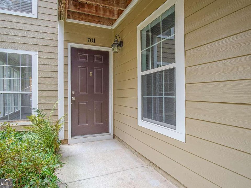 1st image of 701 Berkeley Woods Dr
