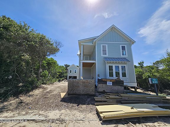 3rd image of 716 Federal Road