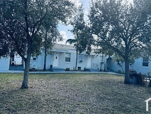 1020 N 19th Ave — Photo 8