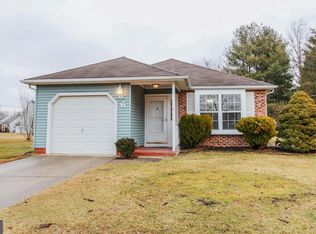 6 Panorama Ct, Mount Laurel, NJ 08054