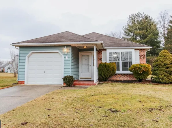 6 Panorama Ct, Mount Laurel, NJ 08054