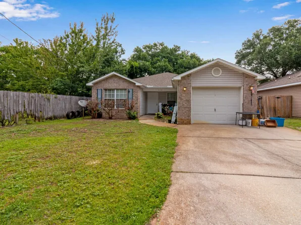 352 Harris St, Mary Esther, FL 32569