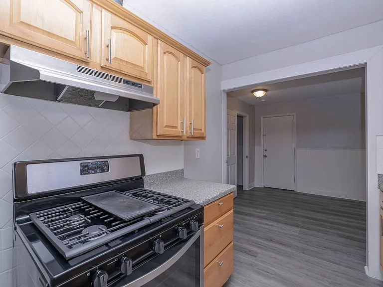 9834 Denning Dr — Photo 12